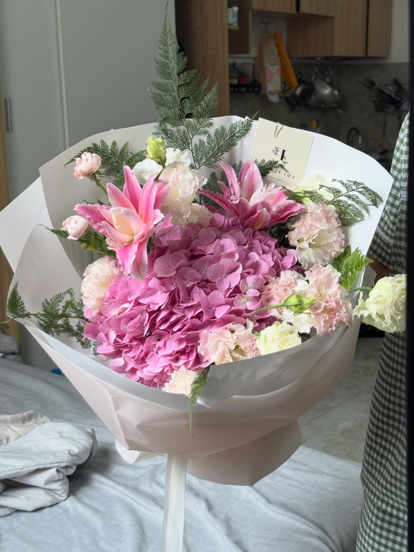 Bó hoa cưới hồng 24